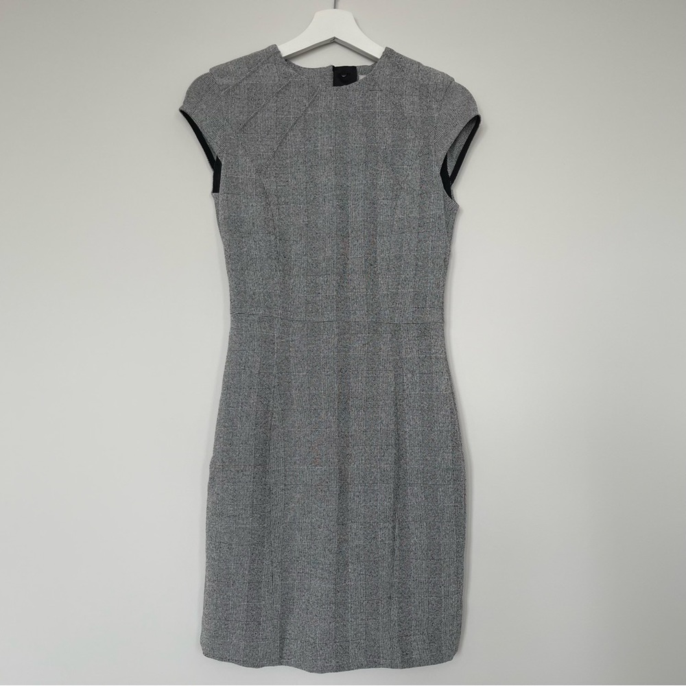 NWT H&M Dark Grey Cap Sleeve Fitted Dress in Size 6